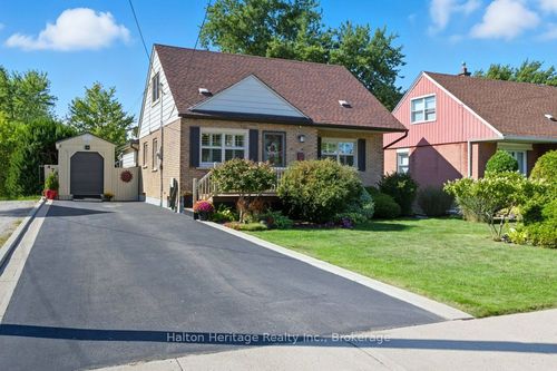 478 E 37th St, Hamilton, ON, L8V4B9 | Card Image