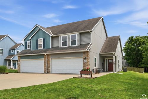 2005 E 24th Ter, Lawrence, KS, 66046-5062 | Card Image