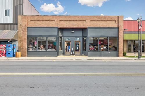 215 S Main St, Woodward, IA, 50276-7709 | Card Image