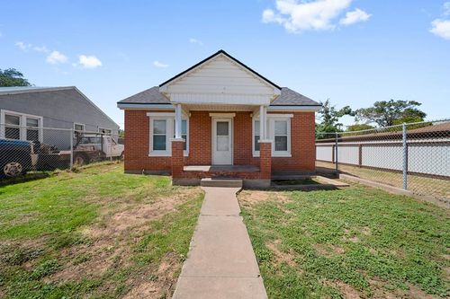 709 E 14th St, Big Spring, TX, 79720-4624 | Card Image