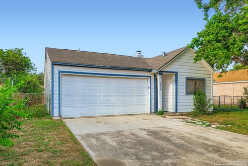 5434 Seahorse Dr, San Antonio, TX, 78242-3237 | Card Image