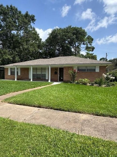 5734 Spellman Rd, Houston, TX, 77096-6041 | Card Image