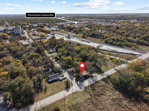 625 Denison St, Gainesville, TX, 76240-3300 | Card Image