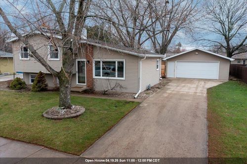 1058 Tullar Road, NEENAH, WI, 54956 | Card Image