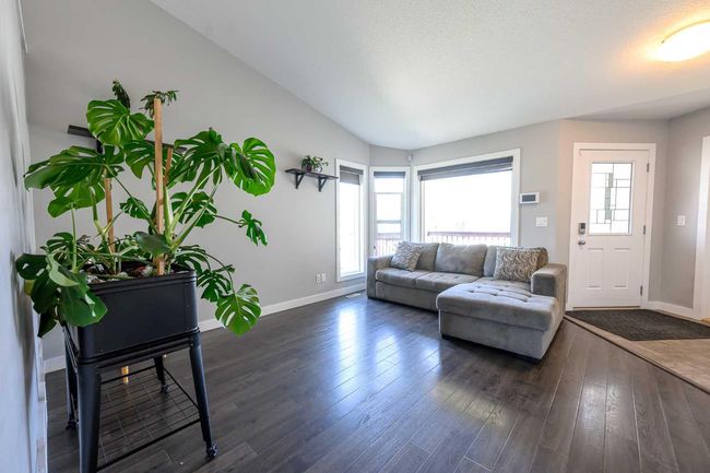 8010 112 Street, House other with 4 bedrooms, 3 bathrooms and 4 parking in Grande Prairie AB | Image 4