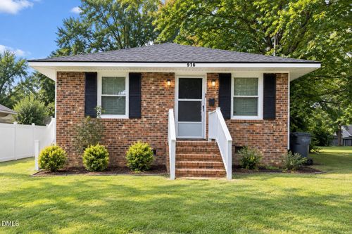 916 Long Ave, Rocky Mount, NC, 27801-5946 | Card Image