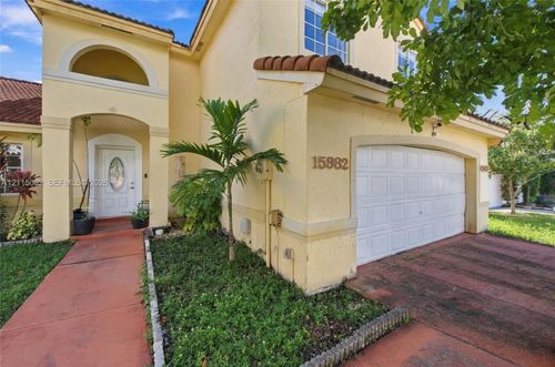 15982 Sw 73rd St, Miami, FL, 33193 | Card Image