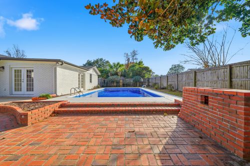 258 Briarwood Cir Nw, Fort Walton Beach, FL, 32548-3902 | Card Image