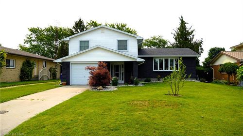 44 Mount Pleasant Crescent, Chatham Kent, ON, N8A4X3 | Card Image
