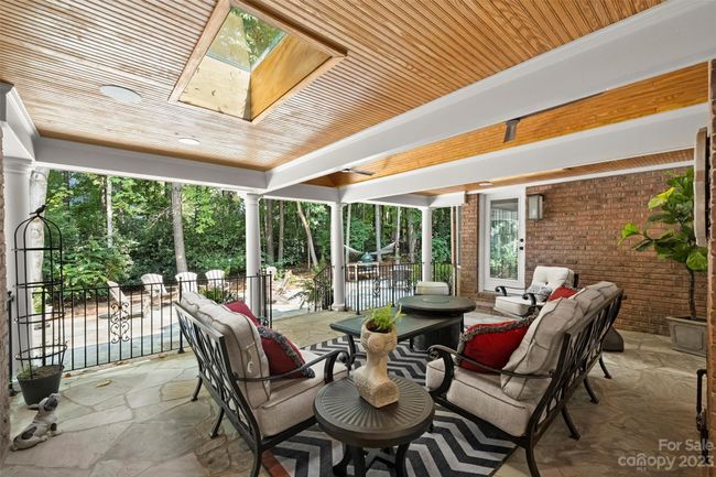 Covered porch! | Image 41