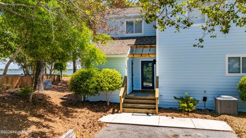 142 Lagoon Ln, Pine Knoll Shores, NC, 28512-6305 | Card Image