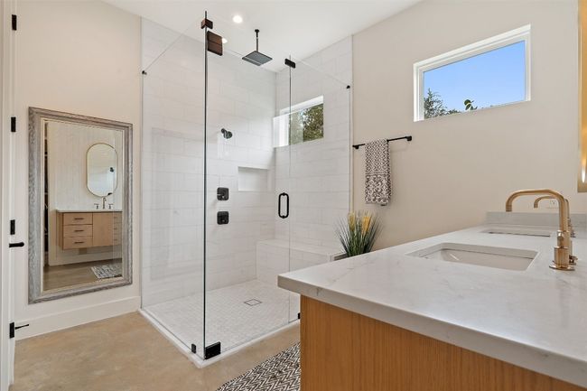 Main Shower | Image 25