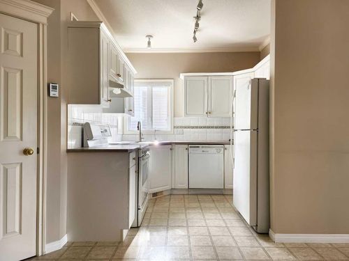 27 Skyline Cres, Claresholm, AB, T0L0T0 | Card Image