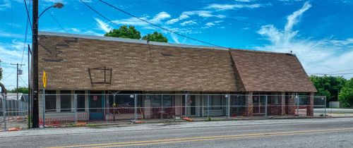 110 N Wickham St, Alvord, TX, 76225-5324 | Card Image