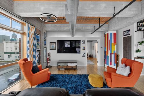 215-100 Market St, Des Moines, IA, 50309-4763 | Card Image