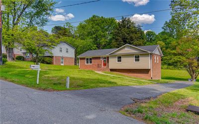 2563 Wood Valley Road, House other with 3 bedrooms, 2 bathrooms and null parking in Winston Salem NC | Image 3