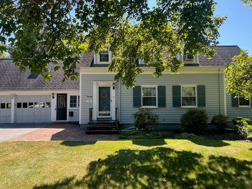751 Brook Rd, Milton, MA, 02186-3528 | Card Image
