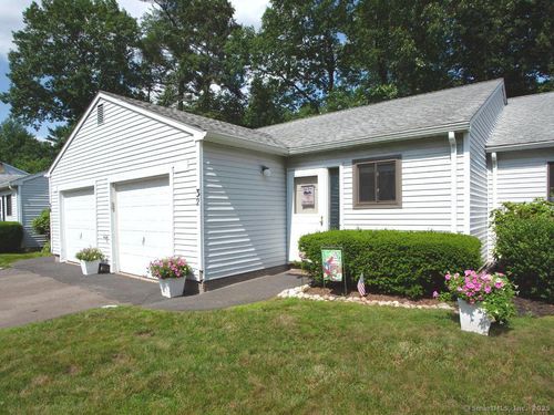 32-32 Knoll Ln, Weatogue, CT, 06089-9685 | Card Image