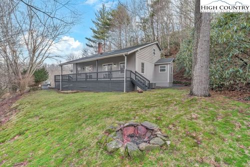 277 Woodland Ln, Blowing Rock, NC, 28605-9993 | Card Image