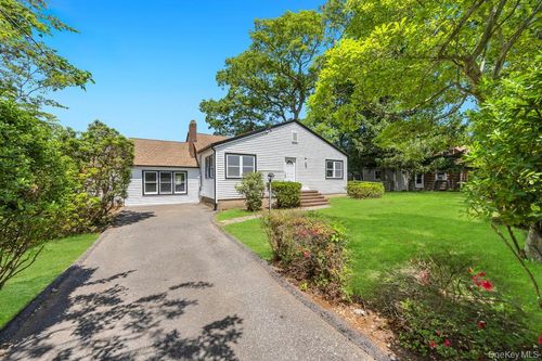 5 Radford Road, Brookhaven, NY, 11755 | Card Image