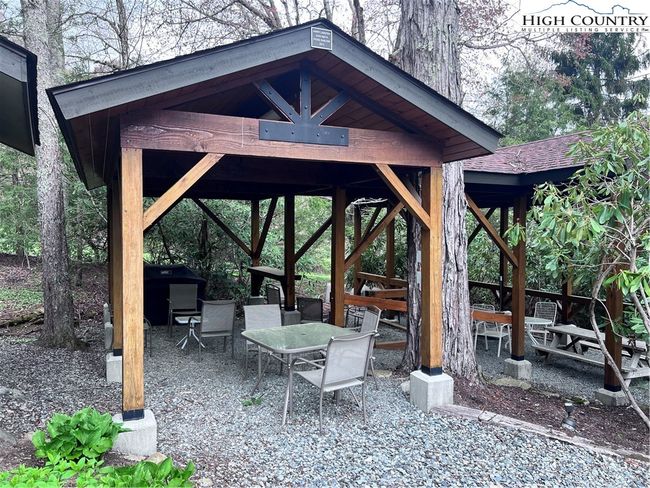 outdoor common area | Image 30