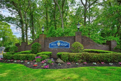 476 Daryl Dr, Medford, NY, 11763-1227 | Card Image