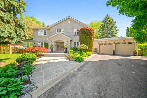 8 Enchanted Crt, Brampton, ON, L6Z3M9 | Card Image