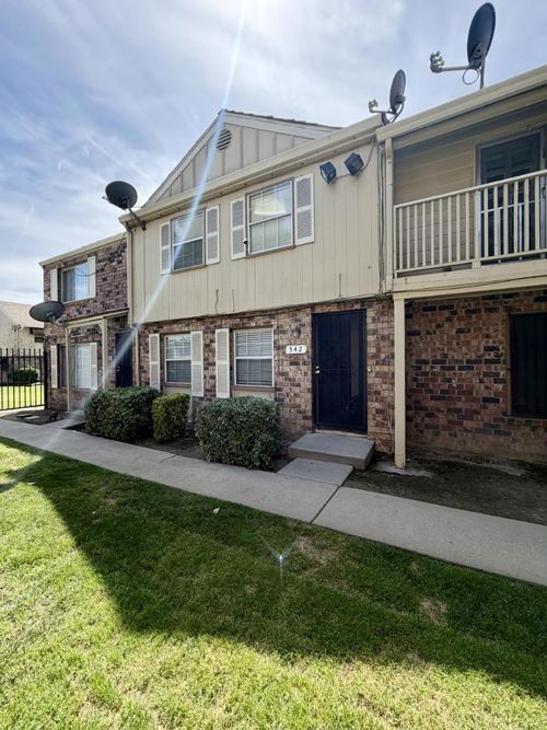 542 Salem Way, Stockton, CA, 95207-7712 | Card Image