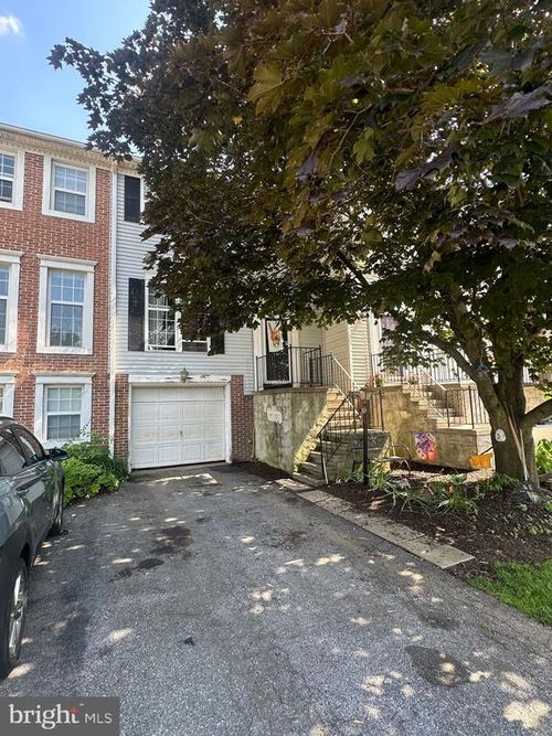 42 Brookfield Rd, LITITZ, PA, 17543-8889 | Card Image