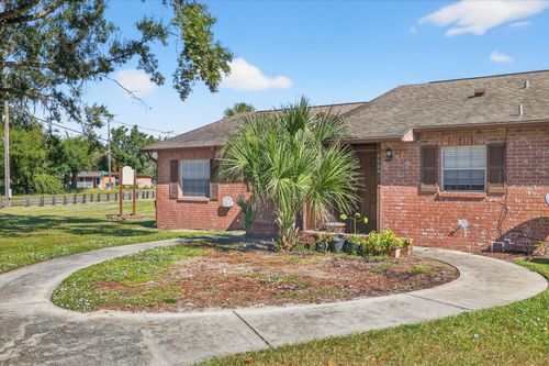 9539 Fieldview Cir, THONOTOSASSA, FL, 33592-3552 | Card Image