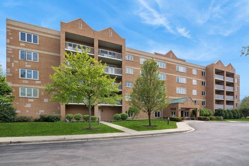 505-7450 N Waukegan Rd, Niles, IL, 60714-4345 | Card Image