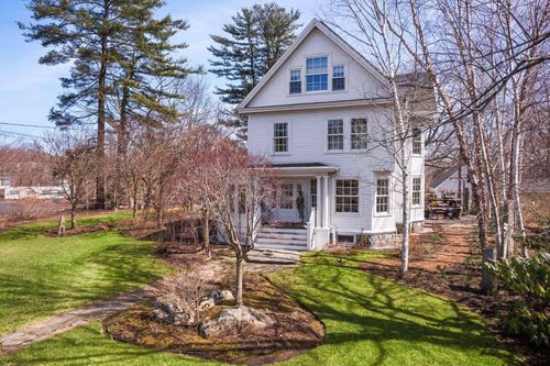 28 Wentworth St, Kittery, ME, 03904-1721 | Card Image