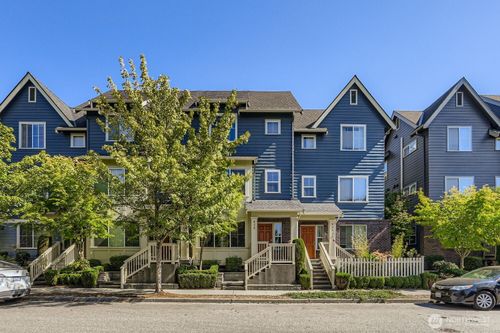 838 4th Ave Ne, Issaquah, WA, 98029-5402 | Card Image