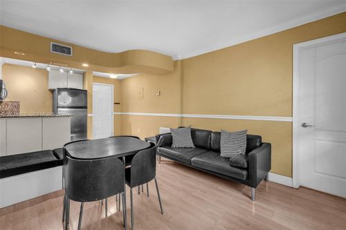 65-3245 Virginia St, Miami, FL, 33133-5275 | Card Image