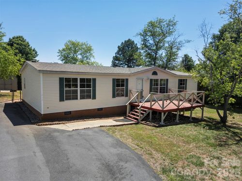 19-2095 Wildwood Dr, Hickory, NC, 28601-7227 | Card Image