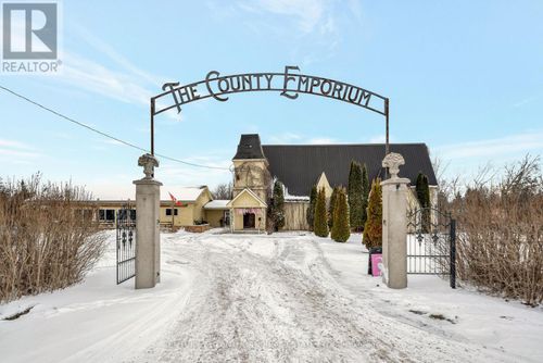 {{alt}} | Card Image