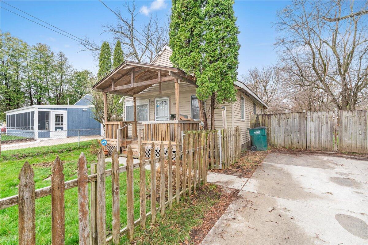 Residential in Ingham Township 2