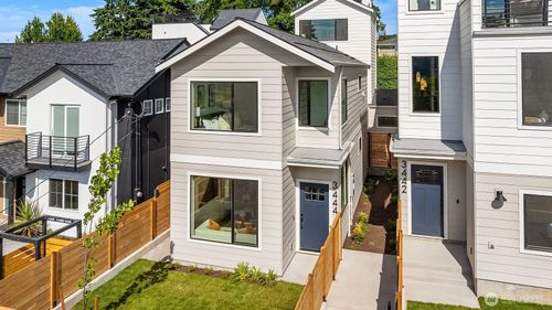c-3444 13th Ave W, Seattle, WA, 98119-1611 | Card Image