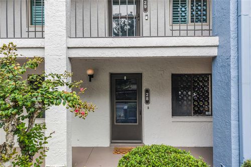 28-4 Escondido Cir, ALTAMONTE SPRINGS, FL, 32701-4544 | Card Image