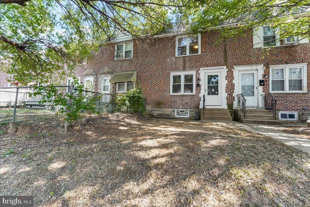 21st St, Chester, PA 19013