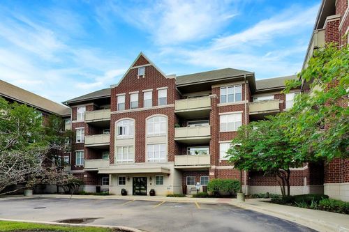 311-77 N Quentin Rd, Palatine, IL, 60067-4821 | Card Image