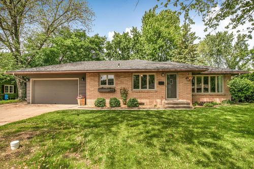 1029 23rd Ave N, Saint Cloud, MN, 56303-2513 | Card Image