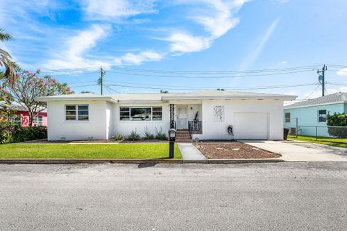 147 E 28th St, Riviera Beach, FL, 33404-2303 | Card Image