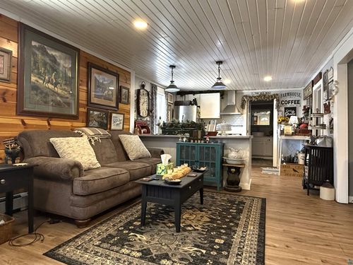 277 N 5th Ave E, Ely, MN, 55731-1404 | Card Image