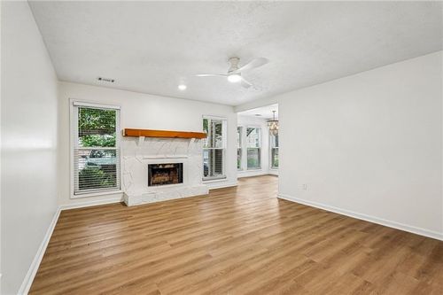 1001 Lake Pointe Cir, Roswell, GA, 30075-4753 | Card Image