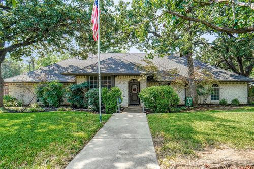 1000 Lynhurst Ln, Denton, TX, 76205-8004 | Card Image