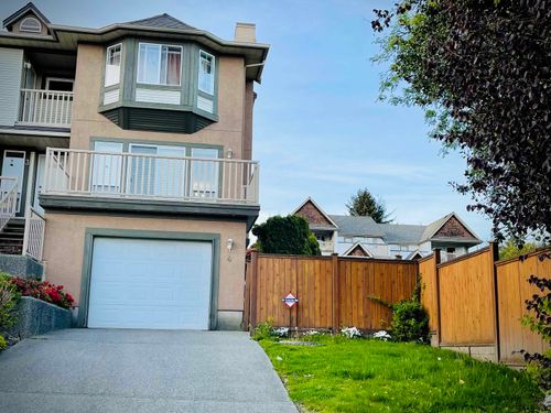 4 - 1203 Se Cartier Avenue, Townhouse with 3 bedrooms, 1 bathrooms and null parking in Coquitlam BC | Card Image