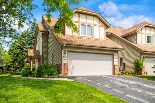 3423844 Grace Ave, Pewaukee, WI, 53072-4032 | Card Image