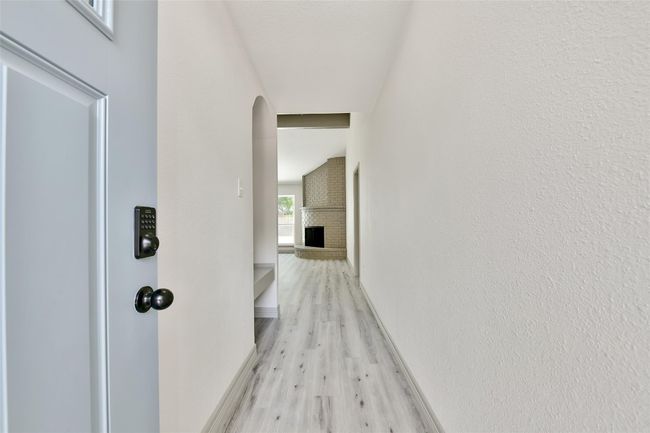 1921 Cripple Creek Ln, House other with 4 bedrooms, 2 bathrooms and 2 parking in Pearland TX | Image 4