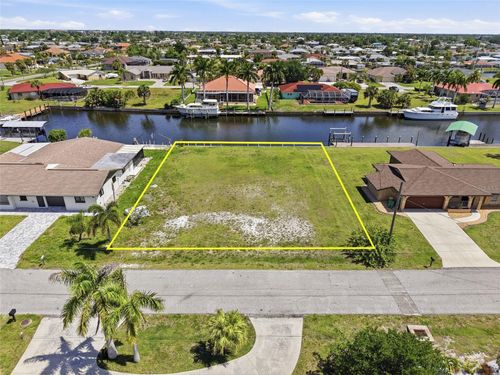 108 Sinclair St Se, PORT CHARLOTTE, FL, 33952-9141 | Card Image
